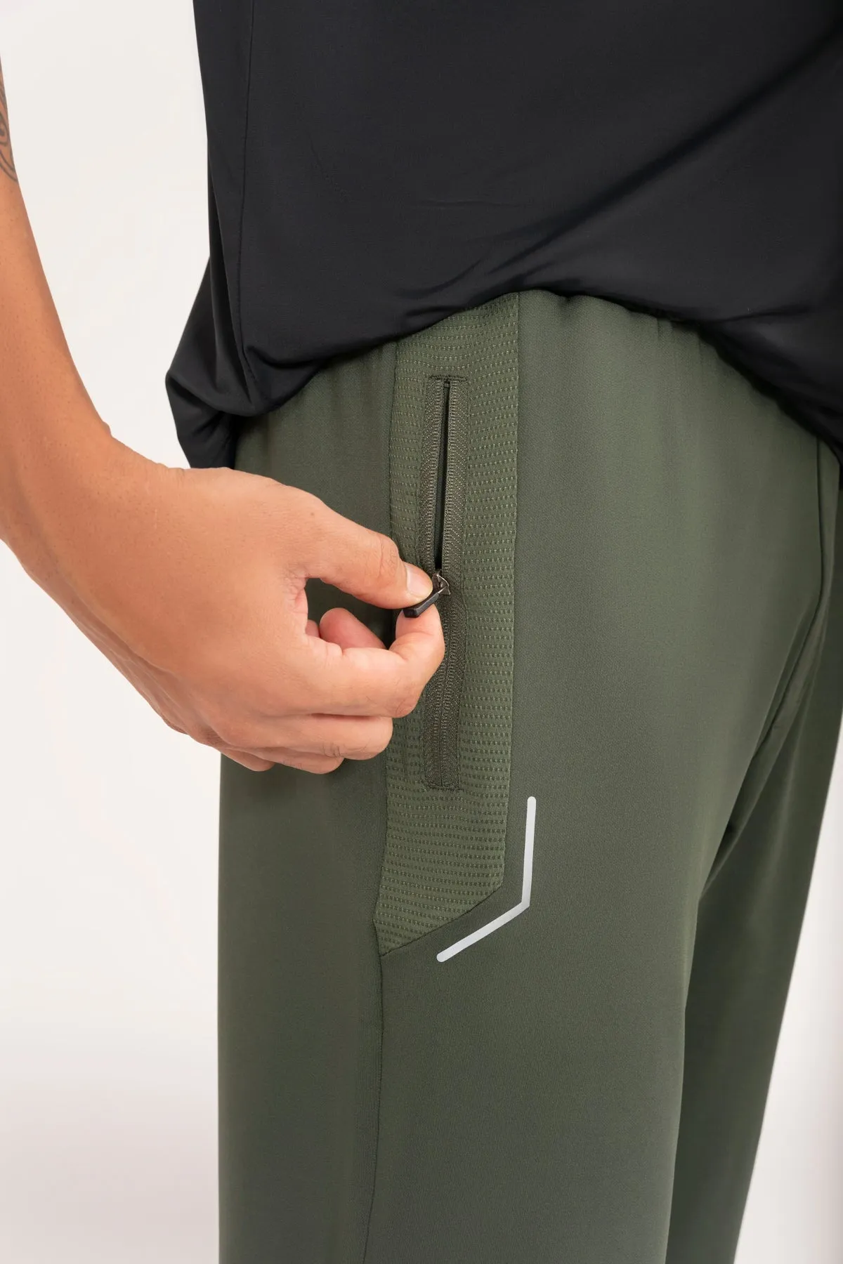 Essential Men's Track
